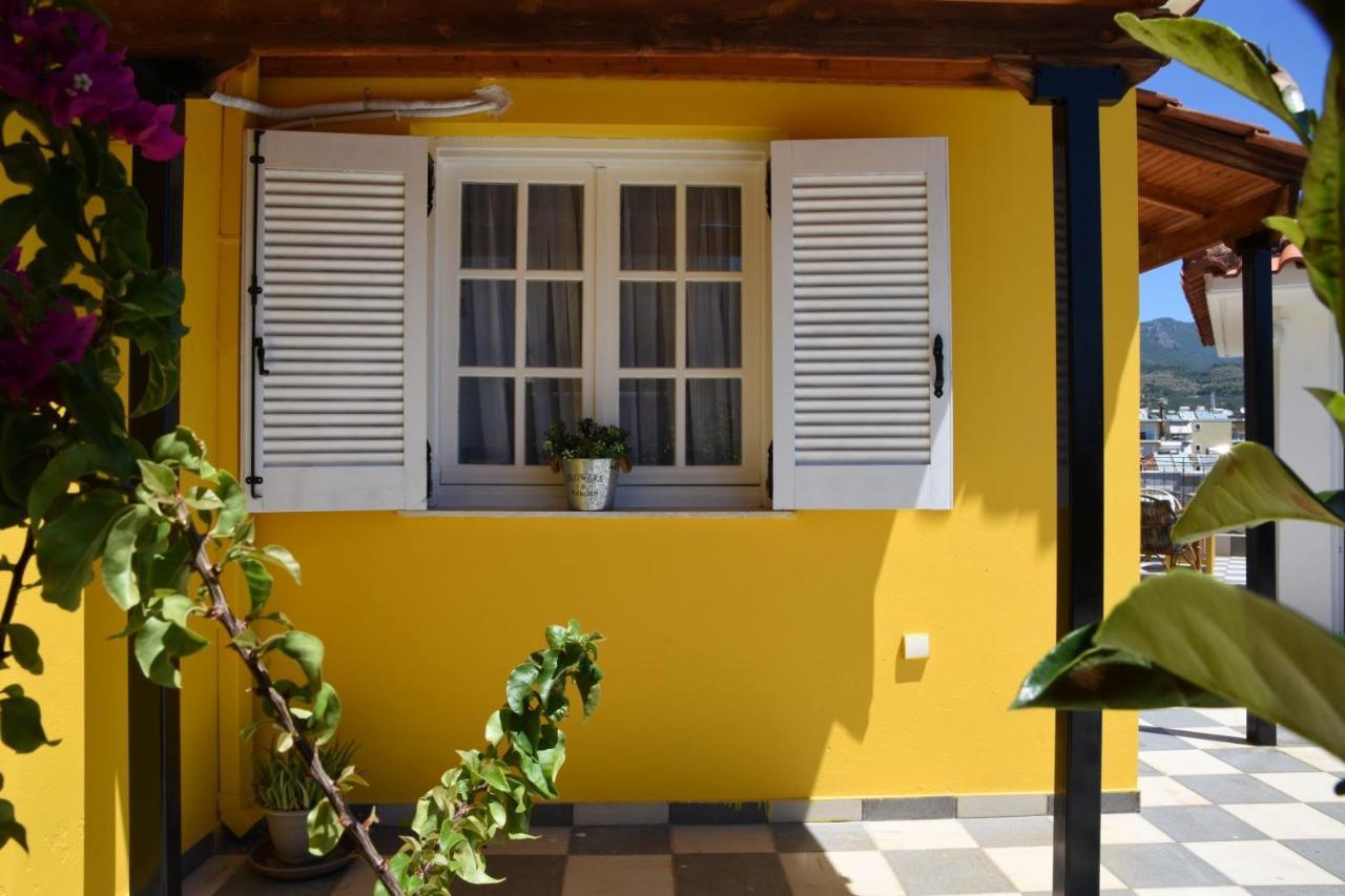 The Yellow Art Home Каламата Екстериор снимка